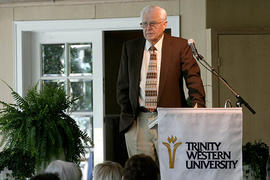 Cal Hanson speaking at Neil Snider's retirement luncheon