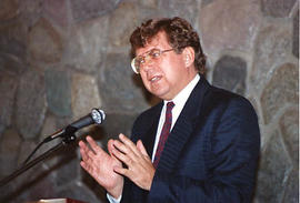 Photo of Terry Winter presenting a seminar